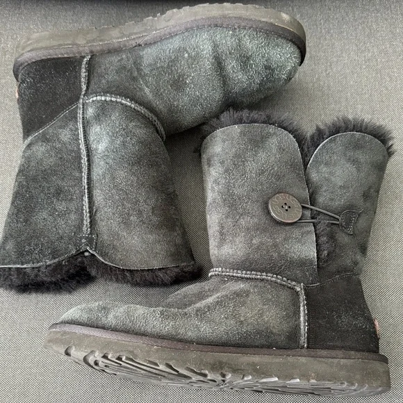 UGG | Shoes | Ugg Black Button Boots Size 8 Leather  display picture 1